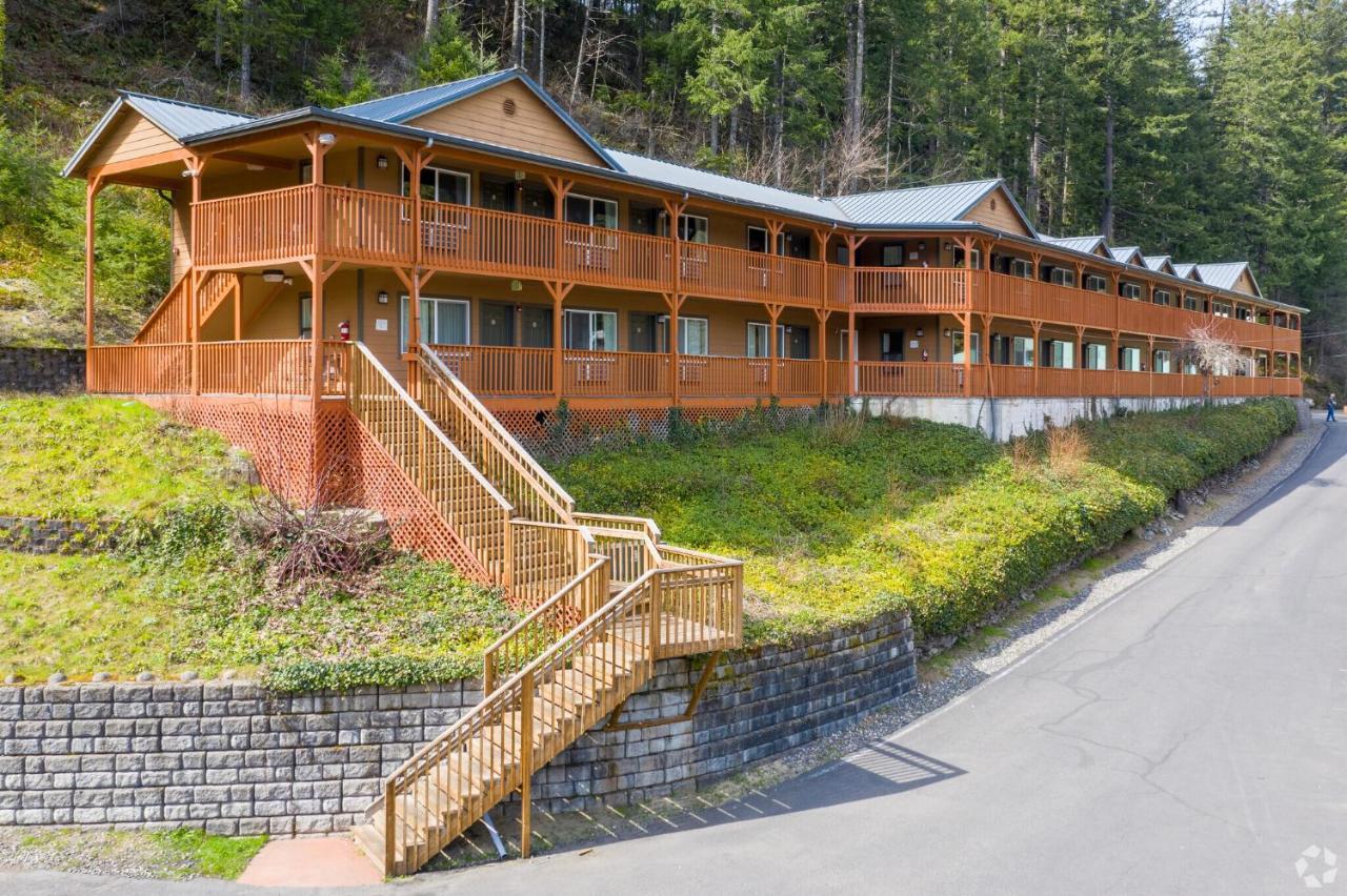 Hotel Hot Springs & 2*